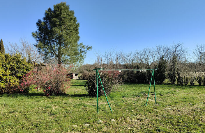 VILLA AVEC GRAND TERRAIN DE 2300m² — photo 2
