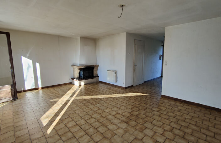 VILLA AVEC GRAND TERRAIN DE 2300m² — photo 3