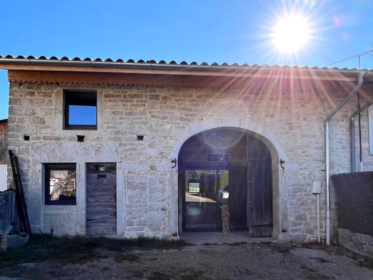 À VENDRE   Maison rénovée avec vue dégagée — photo 1