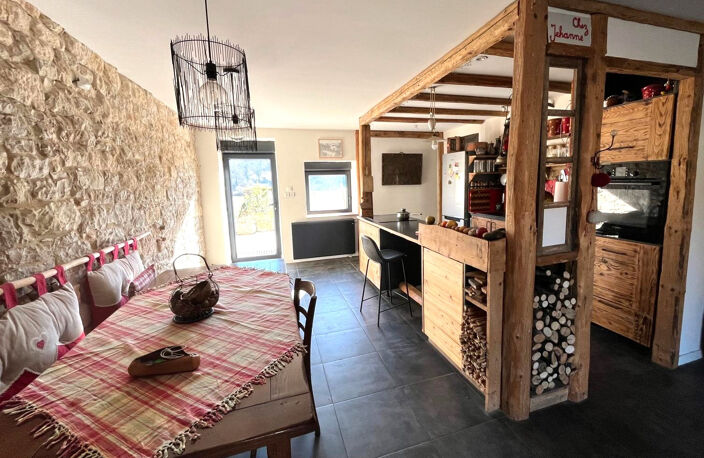 À VENDRE   Maison rénovée avec vue dégagée — photo 3