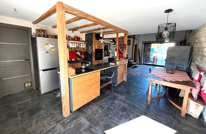 À VENDRE   Maison rénovée avec vue dégagée — photo 5