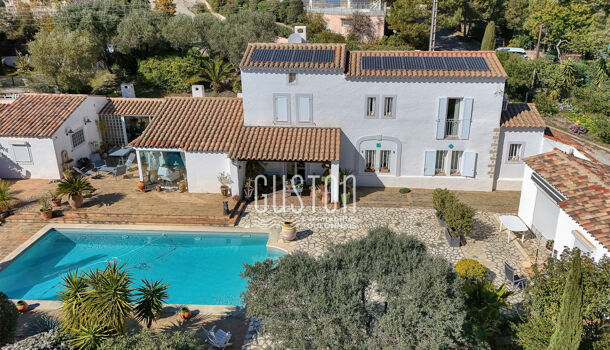 Propri&eacute;t&eacute; 7 pièces  à vendre Bandol 83150