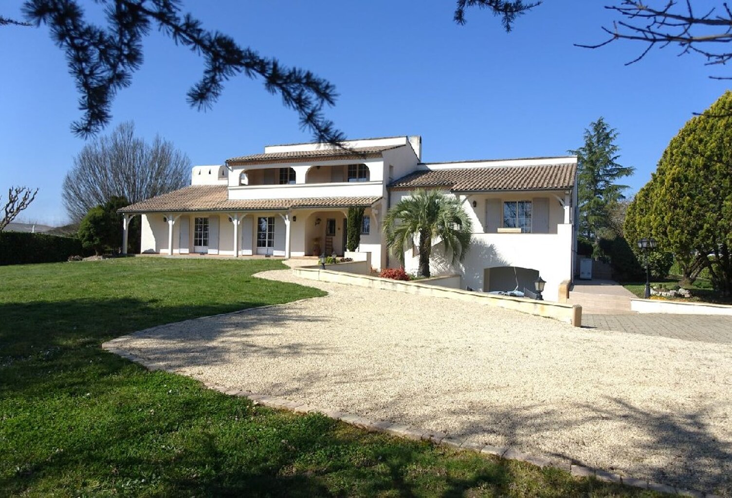 Maison 9 pièces 242 m&sup2; — photo 1