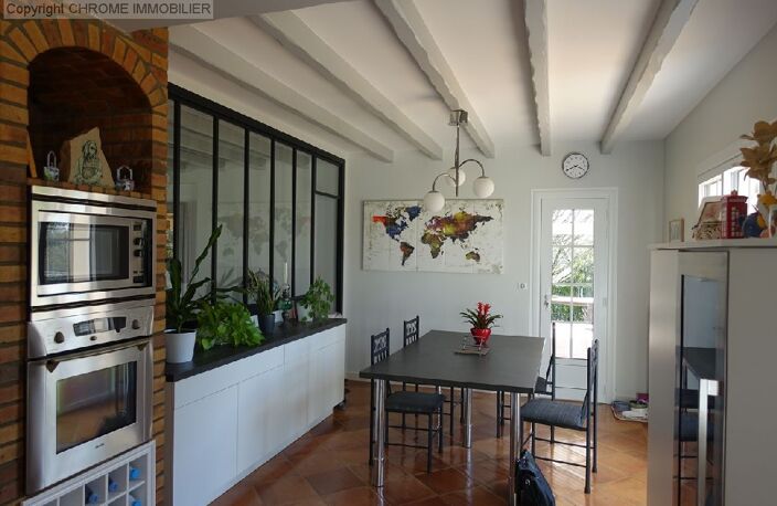 Maison 9 pièces 242 m&sup2; — photo 2