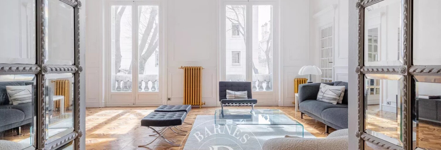 Appartement 7 Pièces 267 m² à vendre à Marseille 8 (13008)