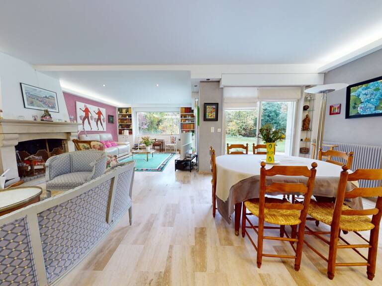 TINQUEUX - MAISON A VENDRE 6 CHAMBRES, 1 BUREAU, JARDIN, GARAGES — photo 1