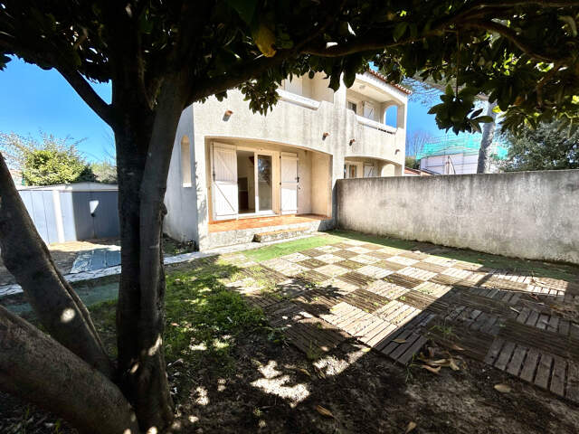 JACOU - Appartement deux pièces d'environ 37 m2 avec un jard — photo du bien