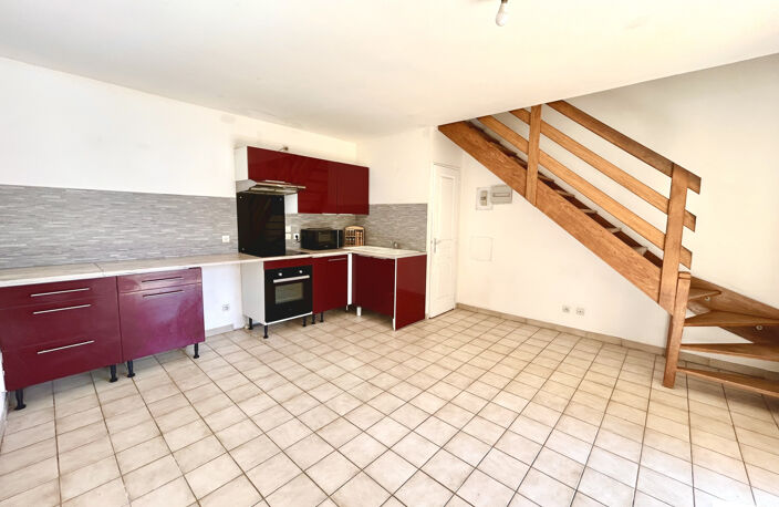 JACOU - Appartement deux pièces d'environ 37 m2 avec un jard — photo 2