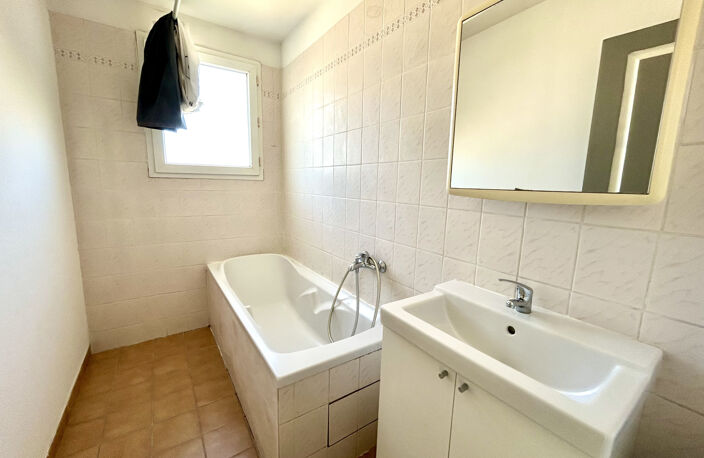 JACOU - Appartement deux pièces d'environ 37 m2 avec un jard — photo 5