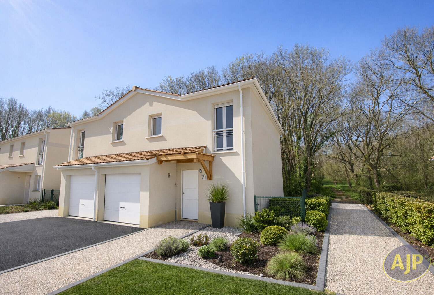 CASTELNAU  Maison avec jardin et garage — photo 1