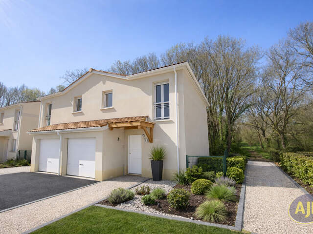 CASTELNAU  Maison avec jardin et garage — photo du bien
