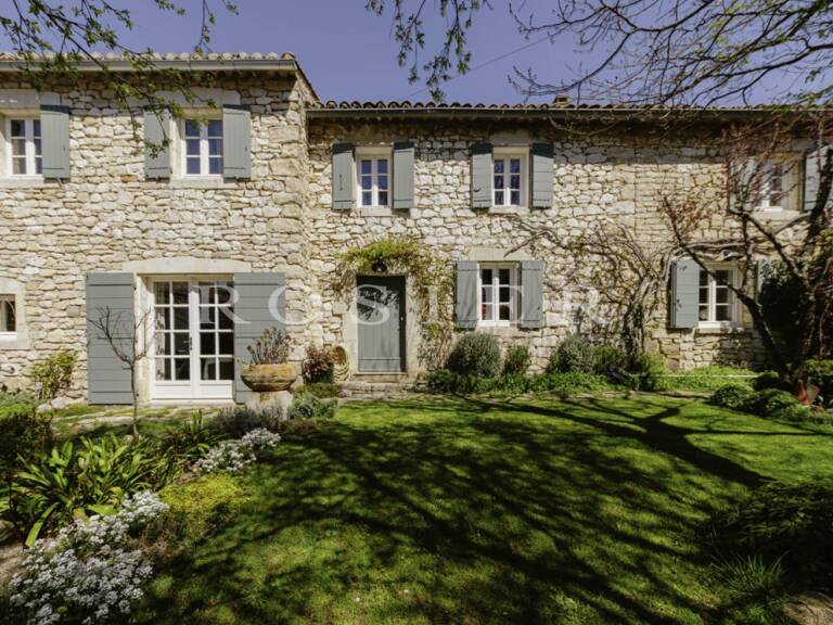 Proche Gordes, maison de hameau rénovée — photo 1