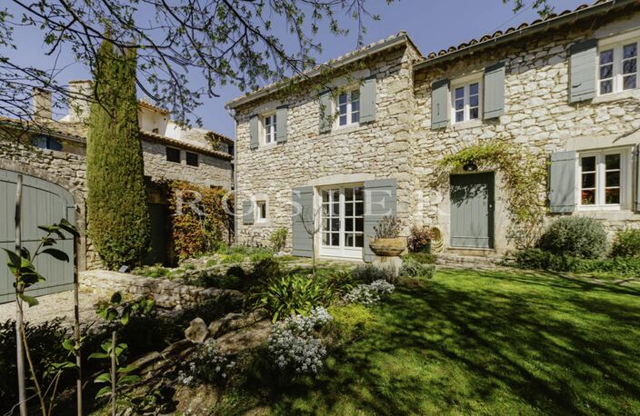 Proche Gordes, maison de hameau rénovée — photo 2