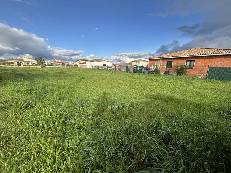 Vente terrain de 610m2 constructible, semi viabilisé — photo 1
