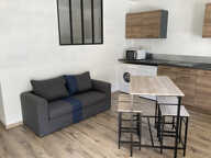 LOCATION APPARTEMENT MEUBLE AU CENTRE VILLE DE MOIRANS-EN-MO — photo 2