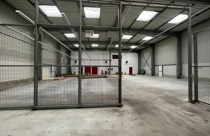LOCAL DE STOCKAGE A LOUER A TOURLAVILLE — photo 2