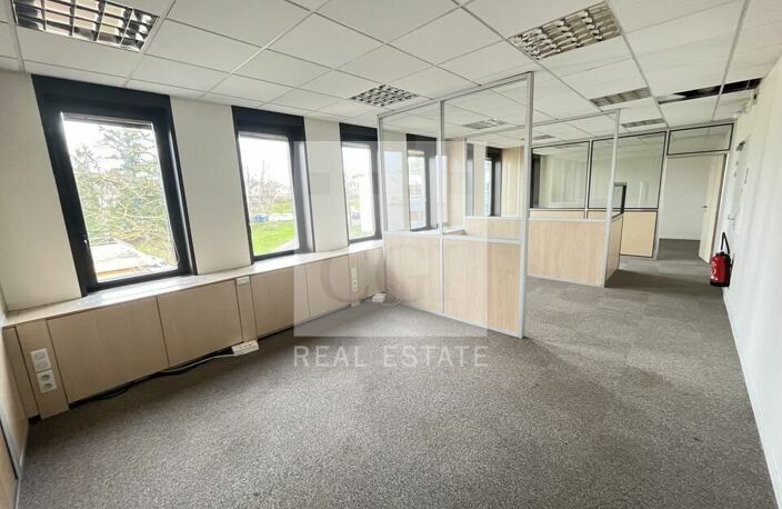 BUREAUX à LOUER — photo 2