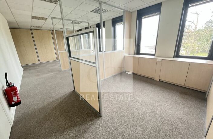 BUREAUX à LOUER — photo 3