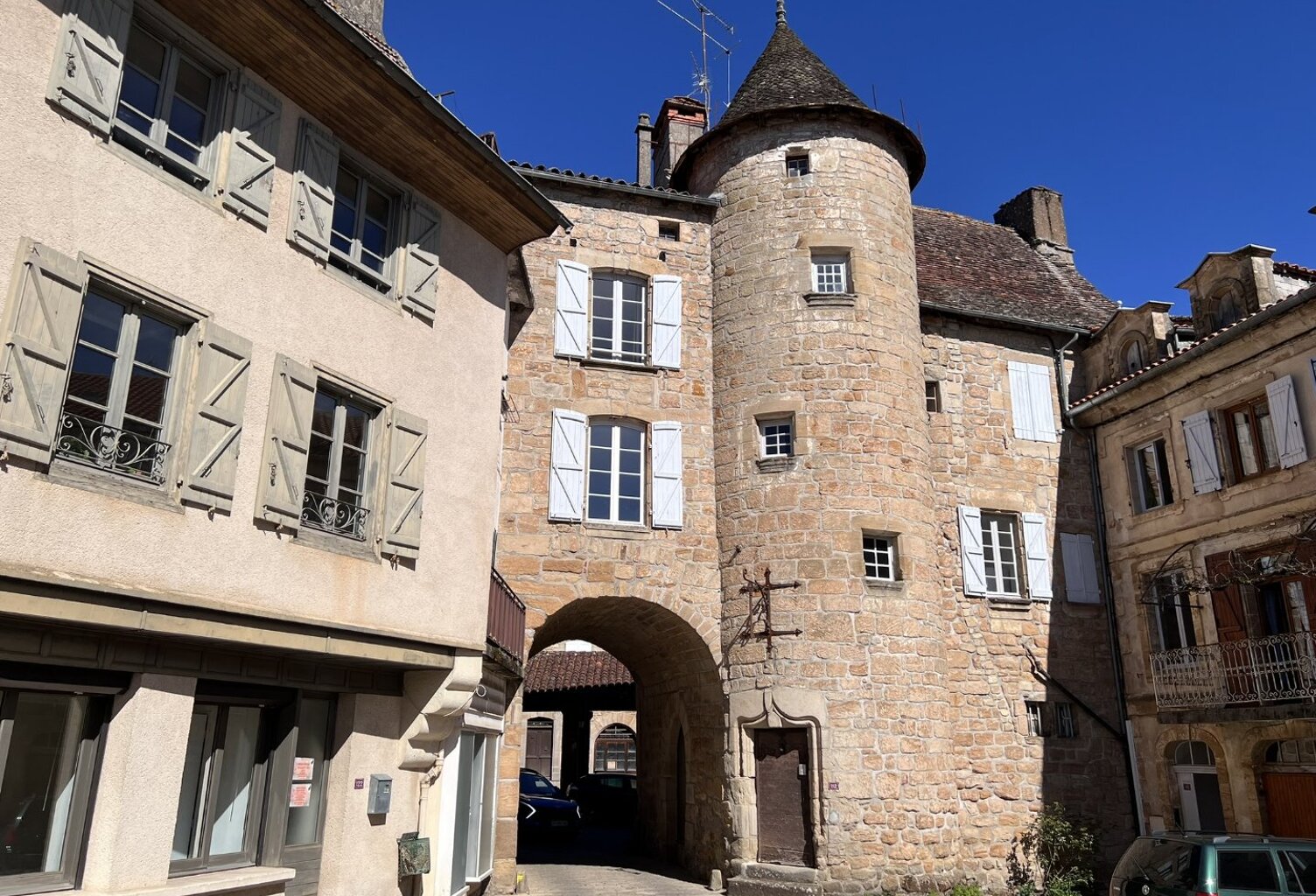 Demeure de ville et village — photo 1