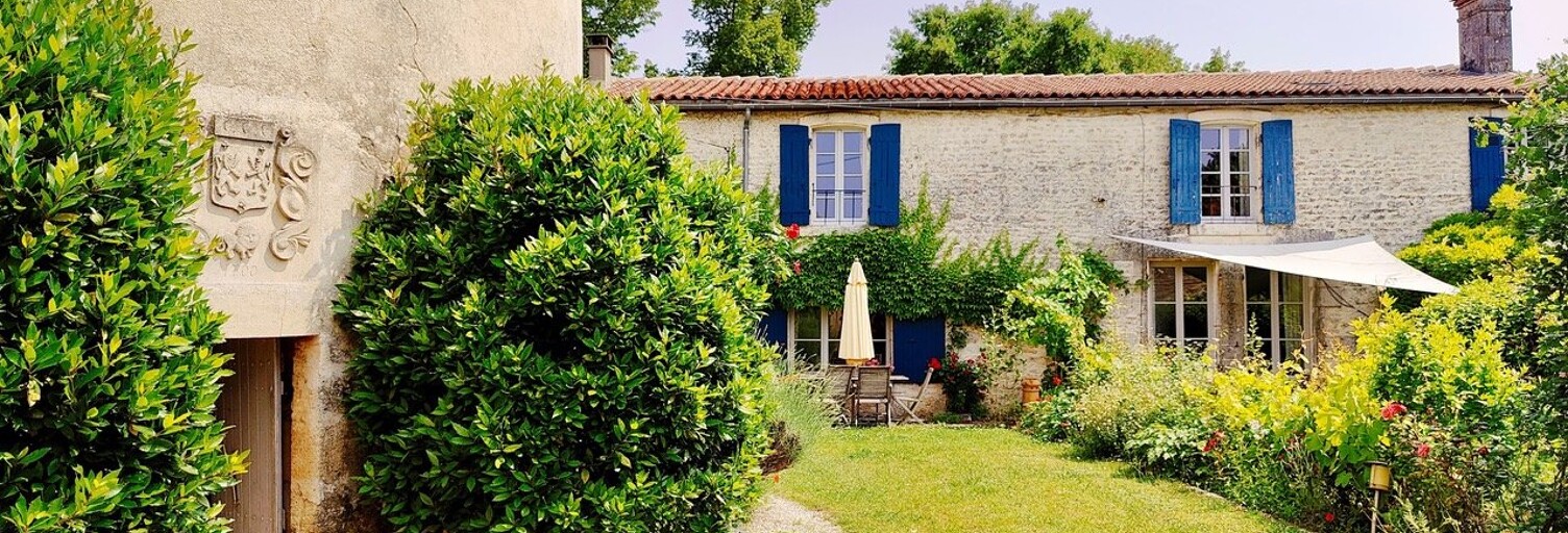 Maison 8 Pièces 281 m² à vendre à Mazeray (17400)