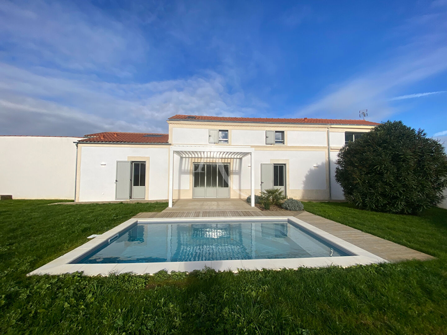 Villa / Maison  T6 à vendre Saint-Laurent-de-la-Prée 17450