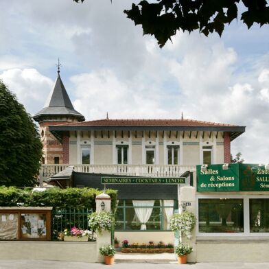 Commerce  352000 €