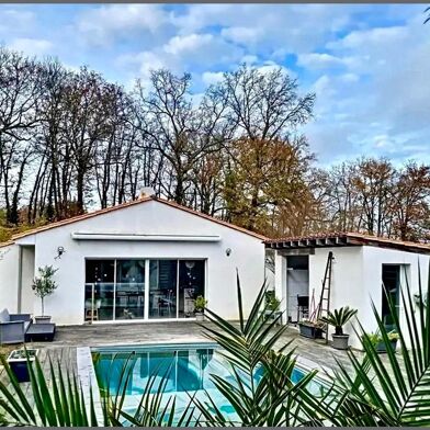 Maison 9 pièces 349900 €