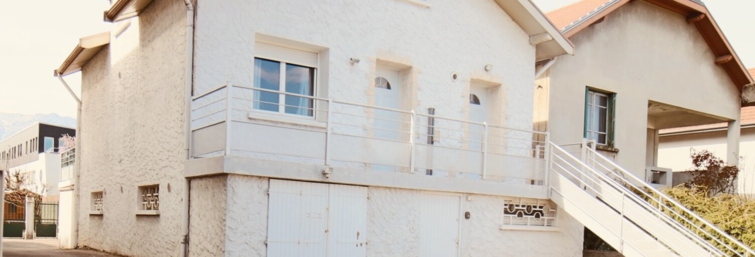 Immeuble  171 m² à vendre à Eybens (38320)