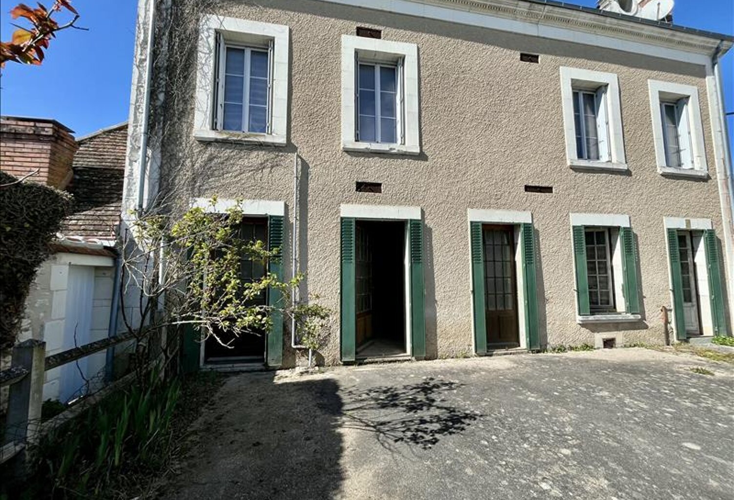Maison en pierre de 8 pièces principales — photo 1
