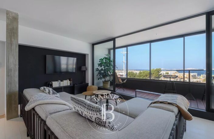 Vente - Marseille 13008 - Pointe-Rouge - Maison de 120m² -  Vue — photo 4