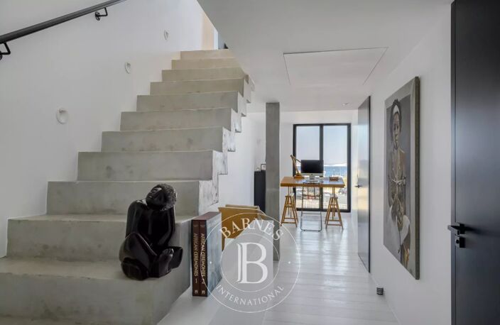 Vente - Marseille 13008 - Pointe-Rouge - Maison de 120m² -  Vue — photo 5