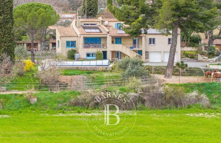 MANOSQUE- MAISON 308 M2- 7 CHAMBRES - PISCINE - JARDIN 4000M2 — photo 2