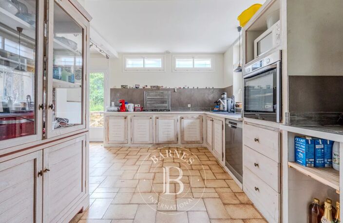 MANOSQUE- MAISON 308 M2- 7 CHAMBRES - PISCINE - JARDIN 4000M2 — photo 5