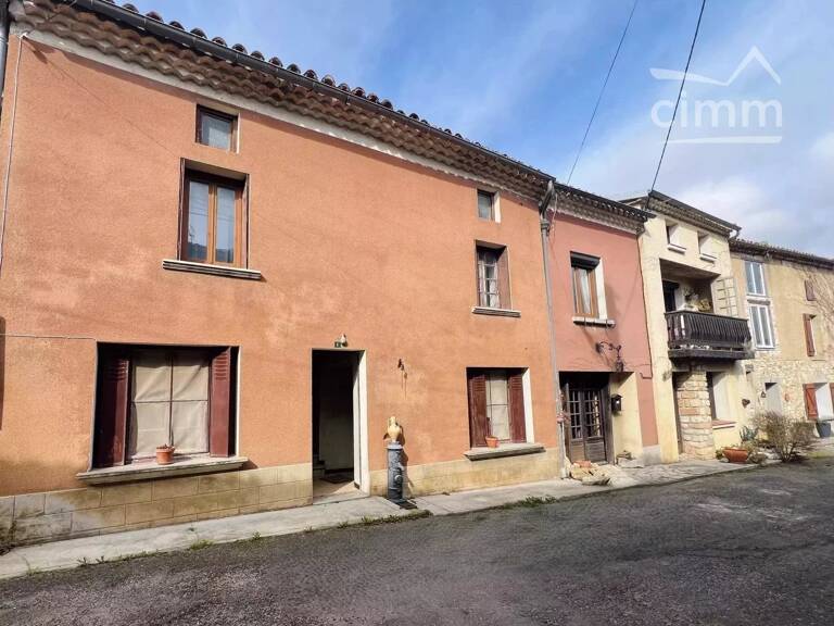 Maison de village avec jardin à fort potentiel — photo 1