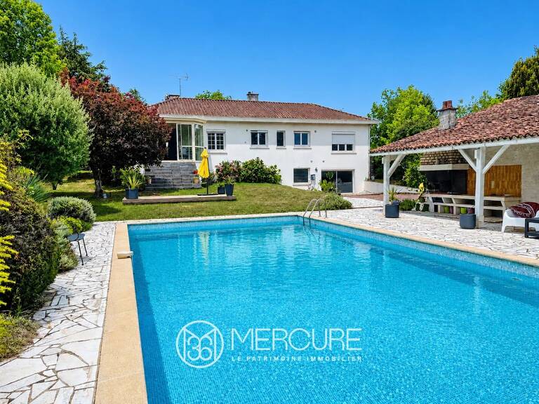 MAISON AU CALME AVEC DEPENDANCES ET PISCINE — photo 1