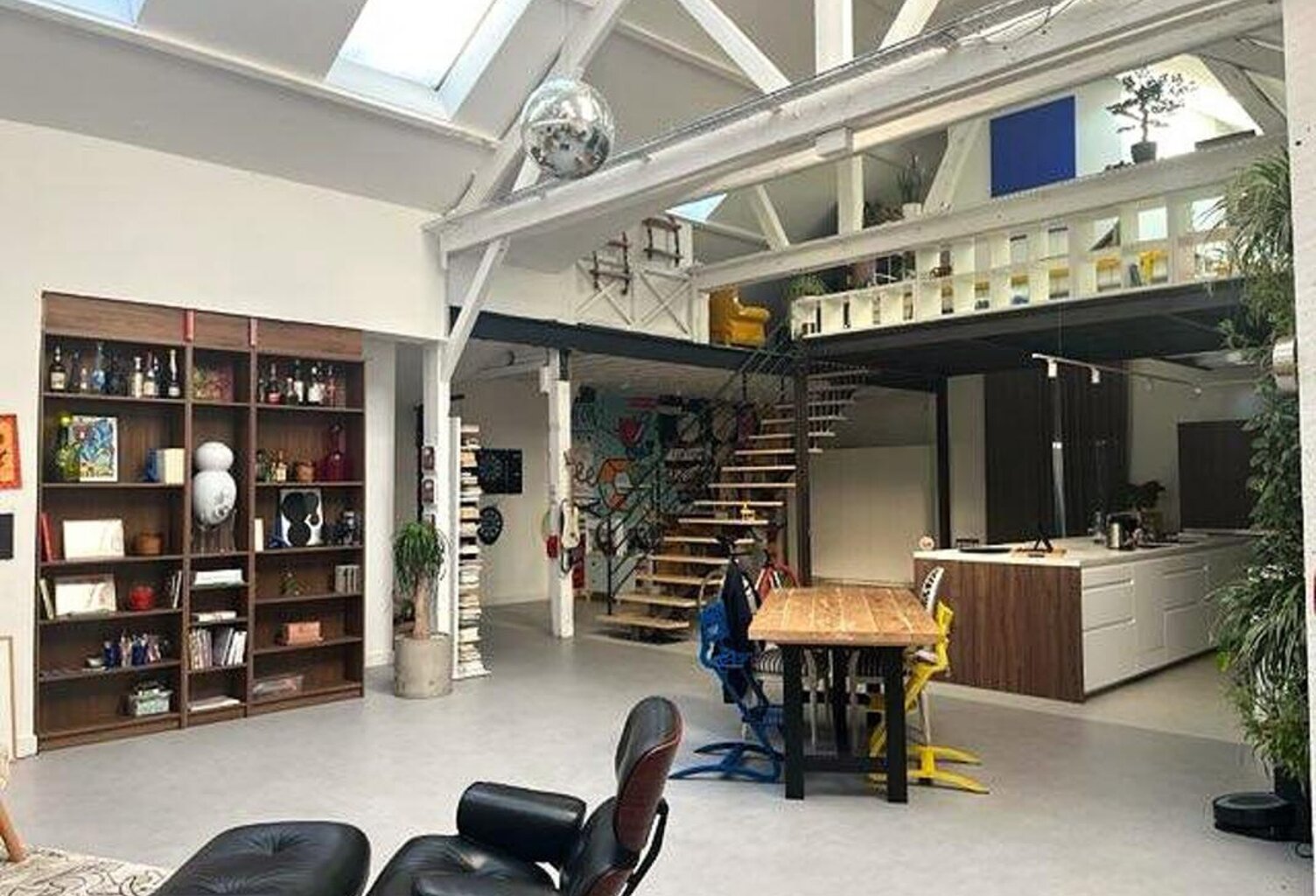 Loft atypique moderne de 330 m², 6 piéces-3 Chambres — photo 1