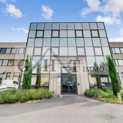 Local industriel  10146 €