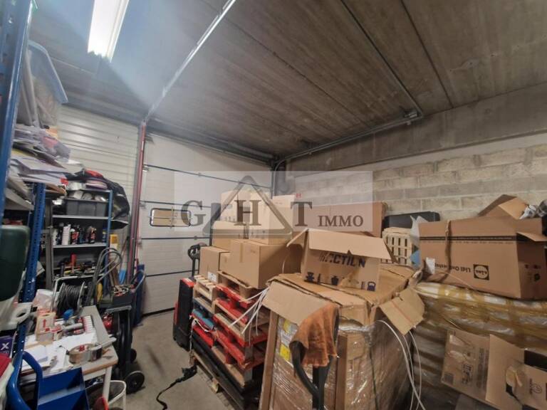 A VENDRE 260 M²  LOCAL D'ACTIVITE ENTREPOT BUREAUX A STAINS — photo 1