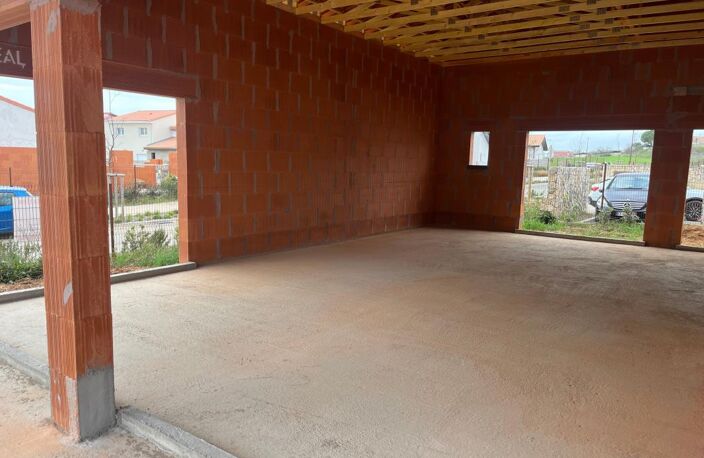 Maison neuve de plain-pied avec garage — photo 3