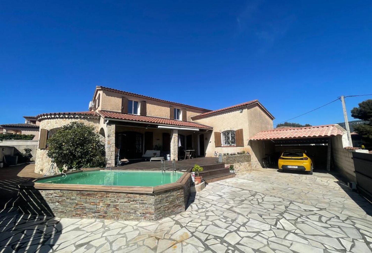 A VENDRE SANARY SUR MER 83110 VILLA 6 PIECES POSSIBILTE 2 LOGEMENTS 4 CHAMBRES JARDIN PISCINE — photo 1