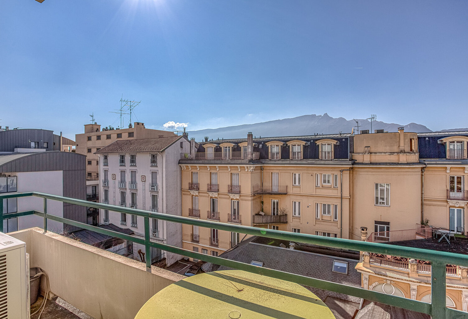 T3/T4 AVEC BALCON ET CAVE — photo 1