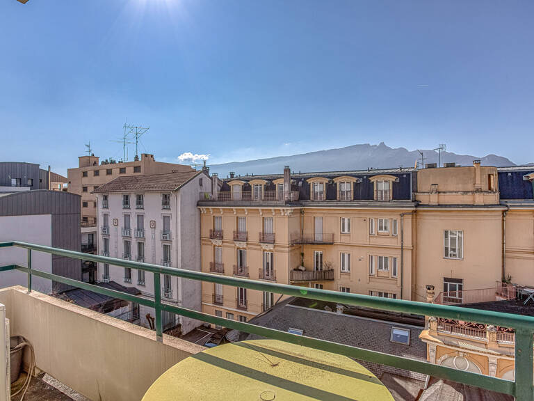 T3/T4 AVEC BALCON ET CAVE — photo 1