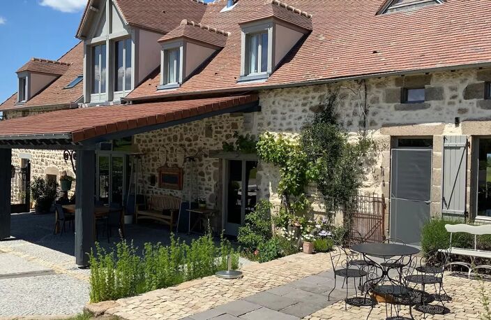 Chambres d'hôtes & gîte clés en main à vendre dans l'Allier — photo 3