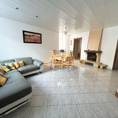 Appartement 5 pièces 184000 €