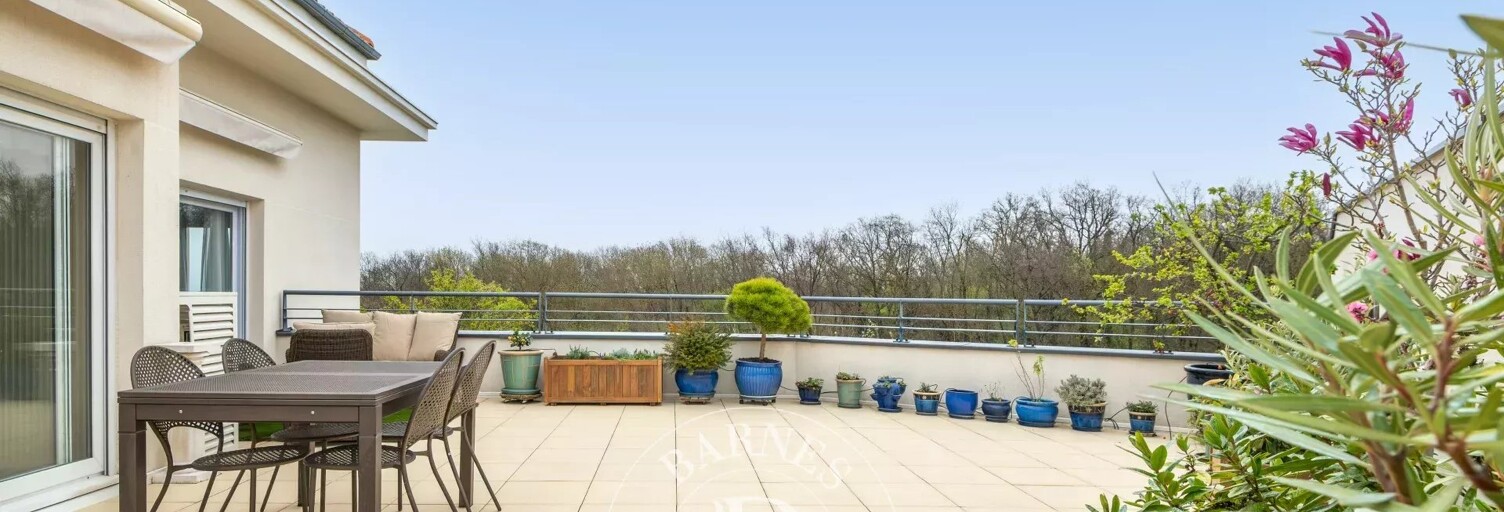 Appartement 5 Pièces 108 m² à vendre à Bron (69500)