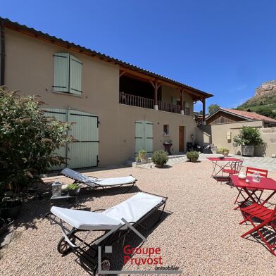 Maison 9 pièces 420000 €