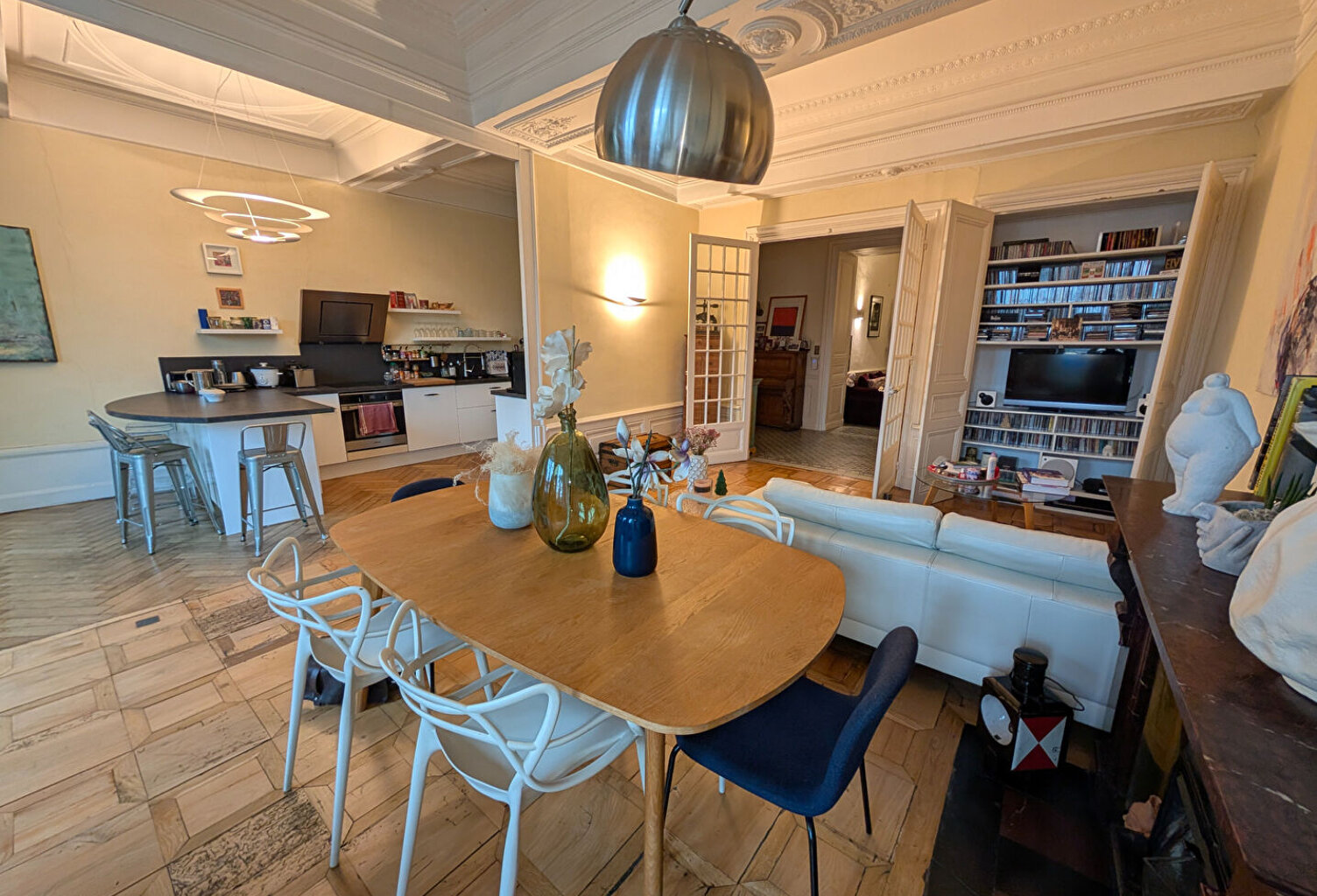 Appartement - VIENNE Quai du Rhône - 8 pièces - 236 m2 — photo 1