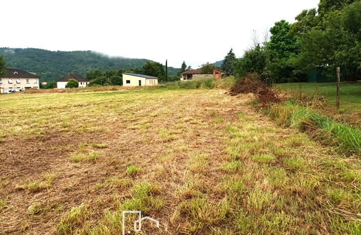 Dans village Vallée du Lot- Terrain à bâtir 1796 m2- EXCLUSIVITE- — photo 4