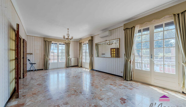 Villa / Maison 10 pièces  à vendre Saint-Estève 66240