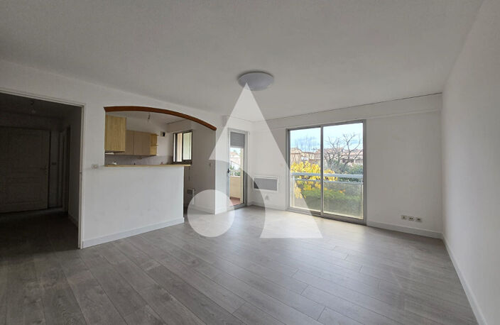 SOUS COMPROMIS Appartement 2 pièces 43 m²  env.- FREJUS — photo 3